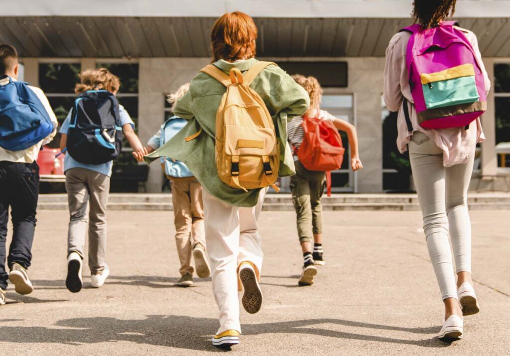 As 10 melhores mochilas escolares no OLX title