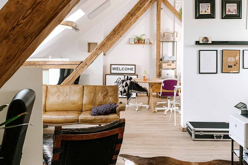 Decoração do sótão: ideias para aproveitar este espaço title