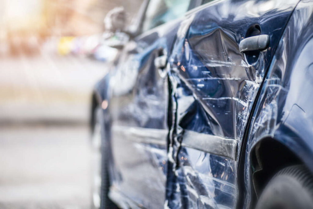 Comprar carro salvado: bom ou mau negócio? title