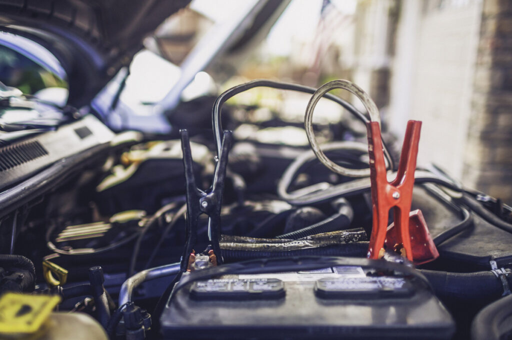 Ficaste sem bateria no carro? 5 dicas para voltares à estrada. title