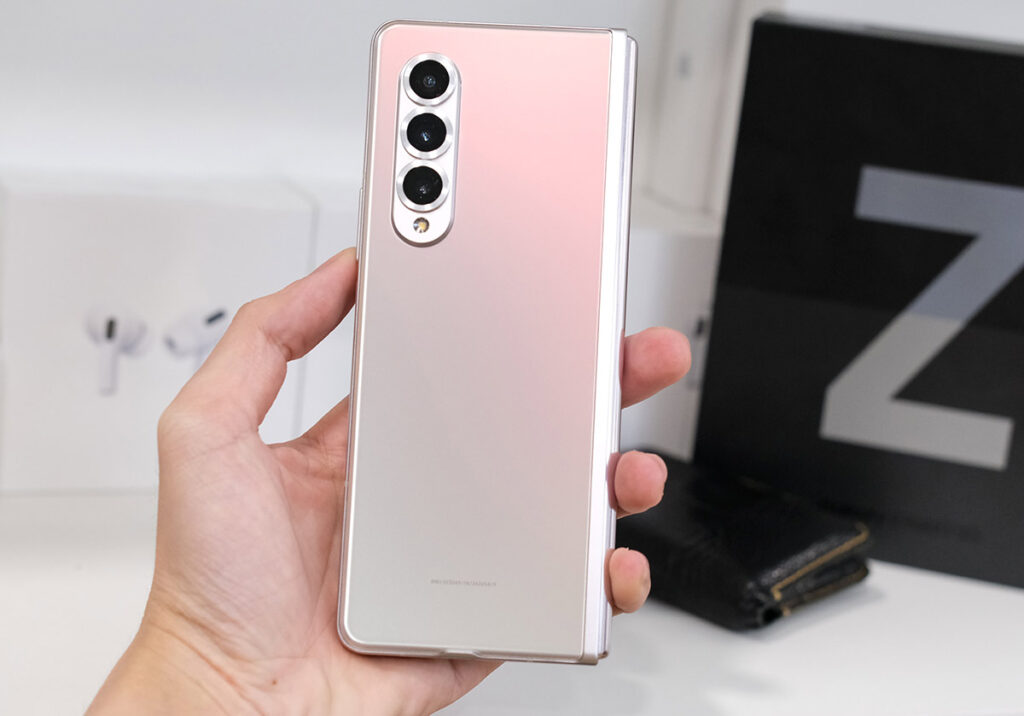 Samsung Z Fold 3: o smartphone que dobra como tablet title