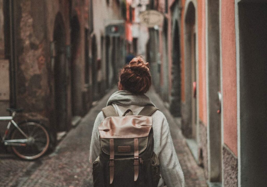 10 dicas simples para poupar nas férias title